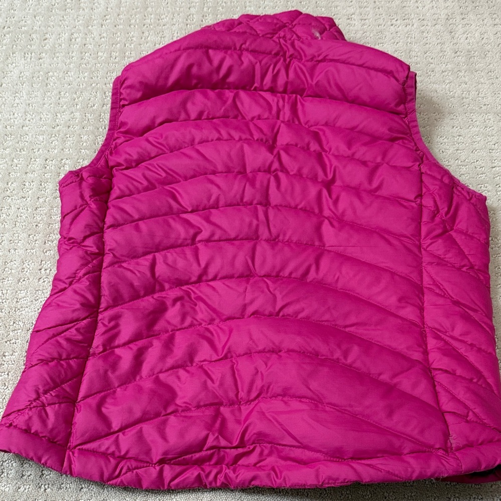 Patagonia Women’s Down Vest - Picture 4 of 4